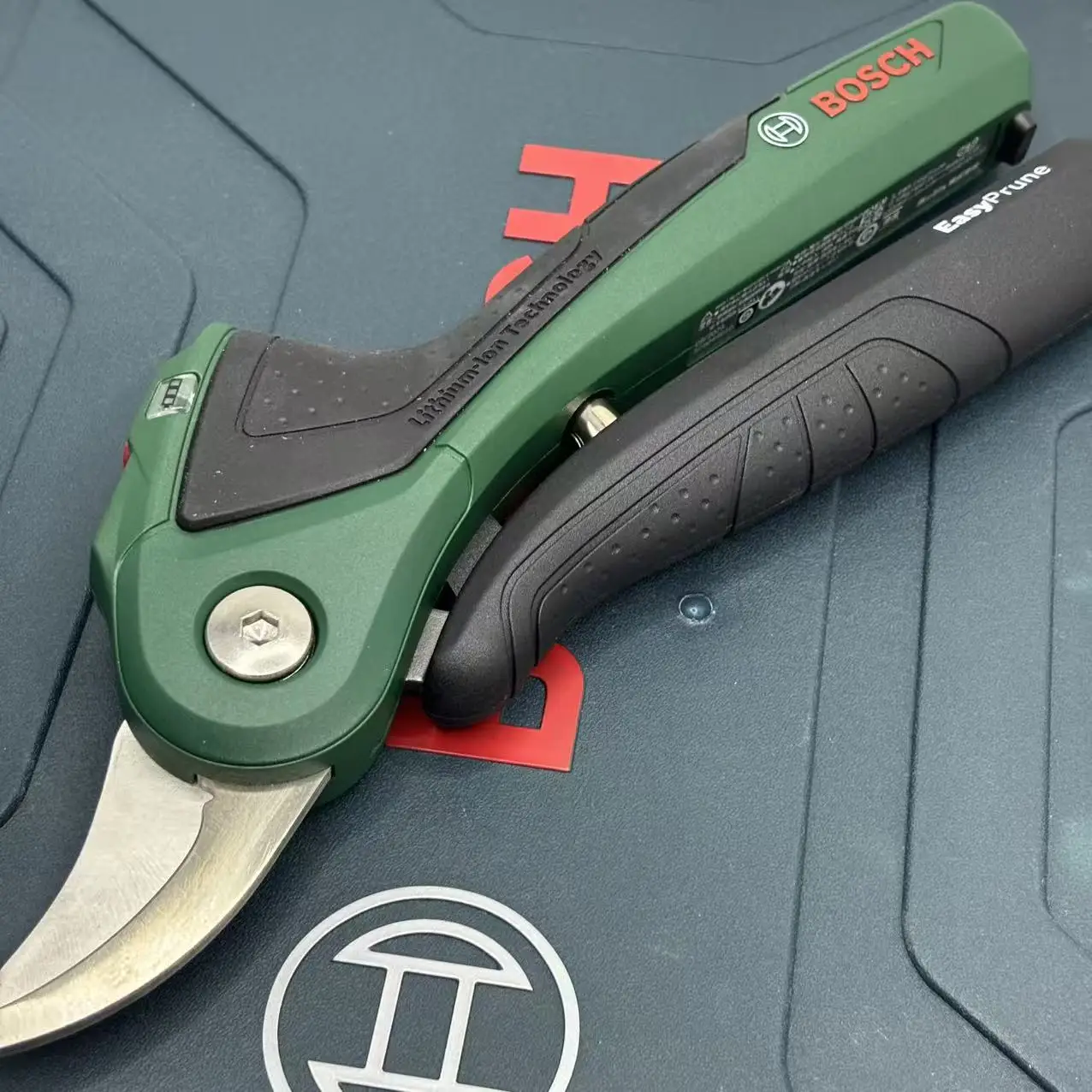 กรรไกรตัดกิ่งไร้สาย Bosch 3.6V - Smart Garden Bosch บทวิจารณ์และราคา
